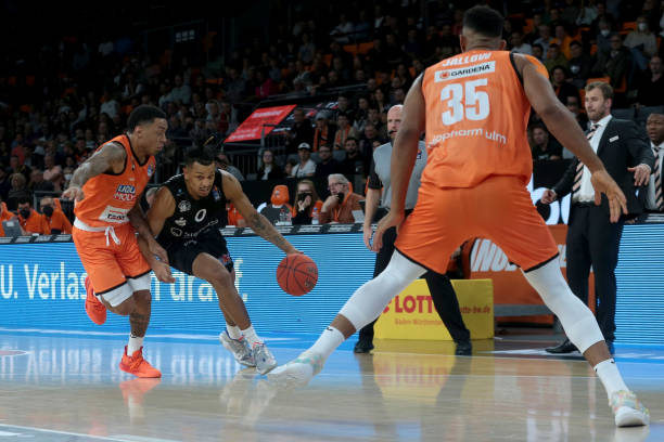 更折射了职 更折射了职