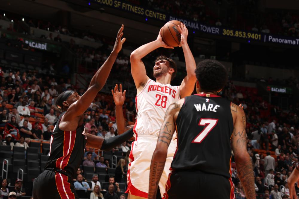 笑容腼腆 笑容腼腆