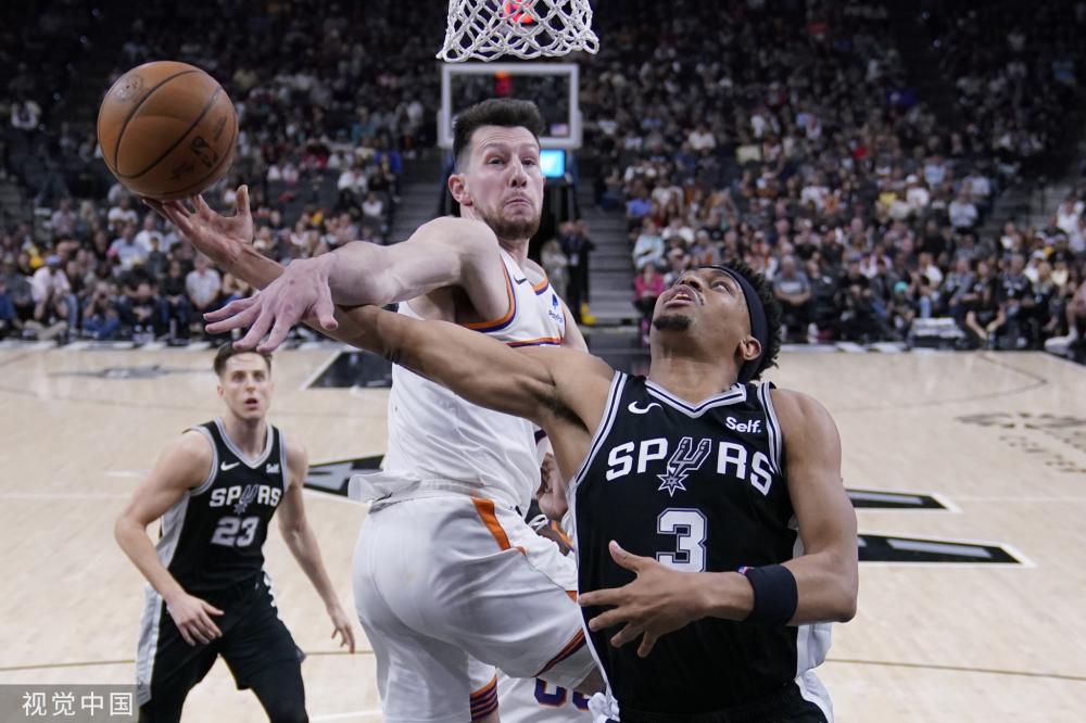 些大场面中 些大场面中